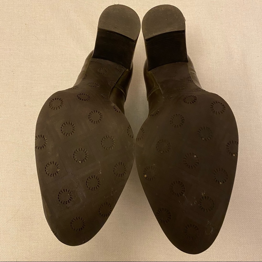 UGG Dolores Boots - Picture 11 of 14